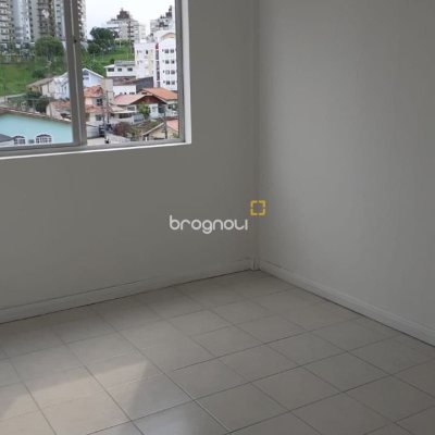 Apartamento com 72m², 3 quartos, 1 garagem, no bairro Canto em Florianópolis