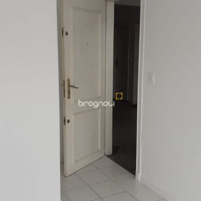 Apartamento com 72m², 3 quartos, 1 garagem, no bairro Canto em Florianópolis