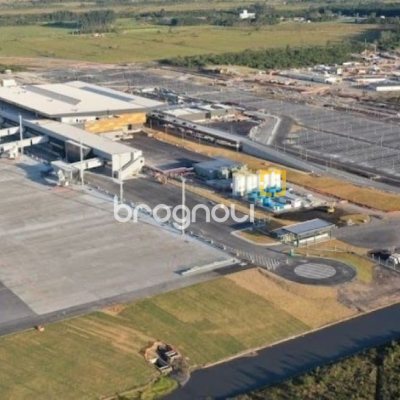 Terreno com 360m², no bairro Carianos em Florianópolis