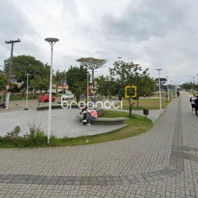 Terreno com 360m², no bairro Carianos em Florianópolis