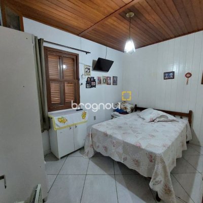 Terreno com 896m², no bairro Ribeirão da Ilha em Florianópolis