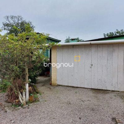Terreno com 896m², no bairro Ribeirão da Ilha em Florianópolis