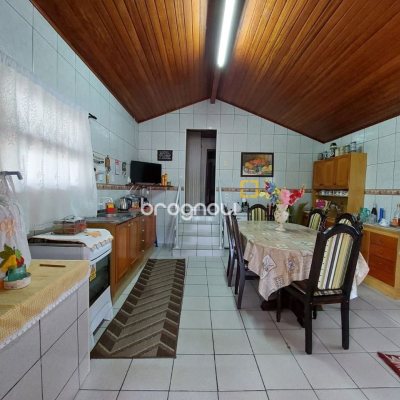Terreno com 896m², no bairro Ribeirão da Ilha em Florianópolis
