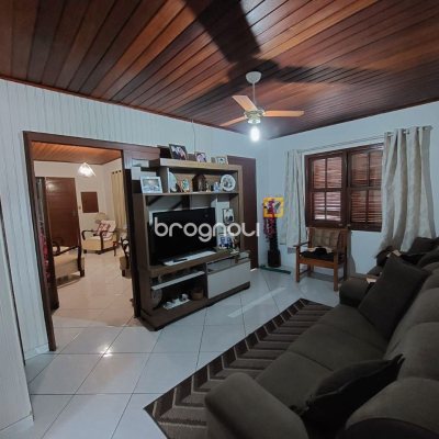 Terreno com 896m², no bairro Ribeirão da Ilha em Florianópolis