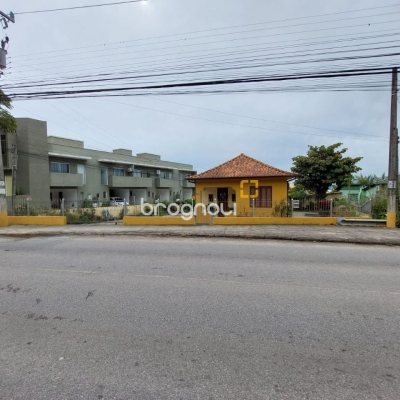 Terreno com 896m², no bairro Ribeirão da Ilha em Florianópolis