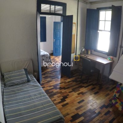 Casa com 80m², 1 quarto, 4 garagens, no bairro Sambaqui em Florianópolis