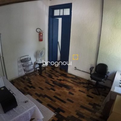 Casa com 80m², 1 quarto, 4 garagens, no bairro Sambaqui em Florianópolis