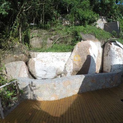 Casa com 80m², 1 quarto, 4 garagens, no bairro Sambaqui em Florianópolis