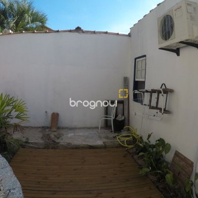 Casa com 80m², 1 quarto, 4 garagens, no bairro Sambaqui em Florianópolis