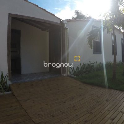 Casa com 80m², 1 quarto, 4 garagens, no bairro Sambaqui em Florianópolis