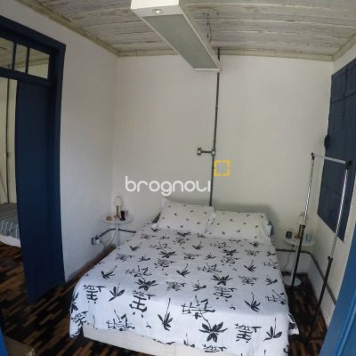 Casa com 80m², 1 quarto, 4 garagens, no bairro Sambaqui em Florianópolis