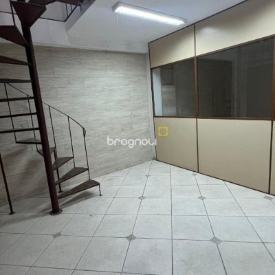 Galpão com 450m², no bairro Barreiros em São José