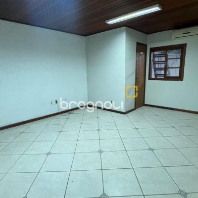 Galpão com 450m², no bairro Barreiros em São José