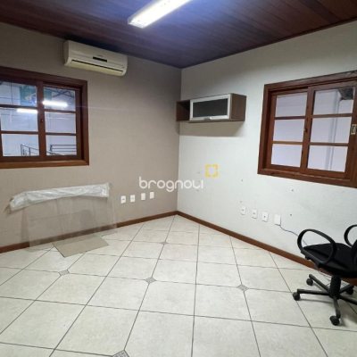 Galpão com 450m², no bairro Barreiros em São José