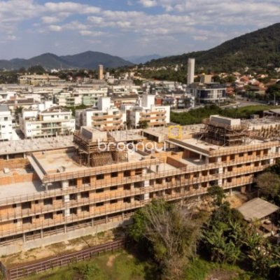 Apartamento com 73m², 2 quartos (sendo 1 suíte), 3 garagens, no bairro Campeche em Florianópolis