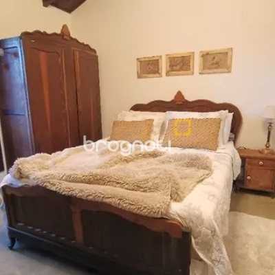 Pousada / Hotel com 490m², 13 quartos (sendo 3 suítes), 2 garagens, no bairro Canasvieiras em Florianópolis