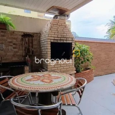 Pousada / Hotel com 490m², 13 quartos (sendo 3 suítes), 2 garagens, no bairro Canasvieiras em Florianópolis