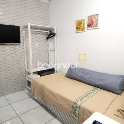 Pousada / Hotel com 490m², 13 quartos (sendo 3 suítes), 2 garagens, no bairro Canasvieiras em Florianópolis