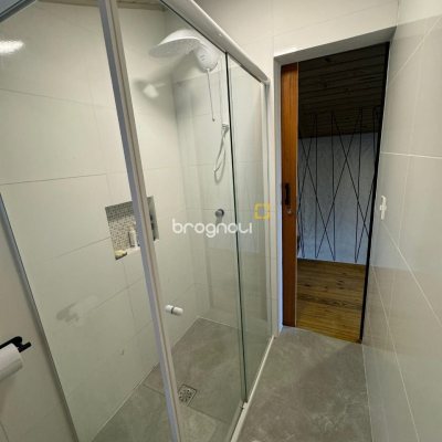Casa com 100m², 4 quartos, 5 garagens, no bairro Ponta das Canas em Florianópolis