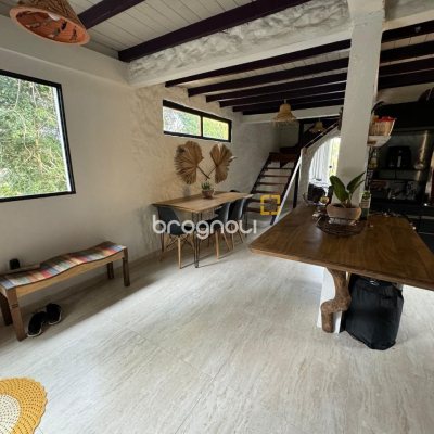 Casa com 100m², 4 quartos, 5 garagens, no bairro Ponta das Canas em Florianópolis