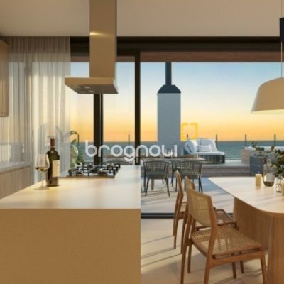 Cobertura com 177m², 3 quartos (sendo 1 suíte), 3 garagens, no bairro Campeche em Florianópolis