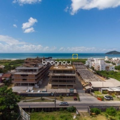 Cobertura com 177m², 3 quartos (sendo 1 suíte), 3 garagens, no bairro Campeche em Florianópolis