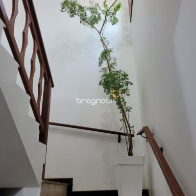 Casa com 123m², 3 quartos (sendo 1 suíte), 2 garagens, no bairro Canasvieiras em Florianópolis
