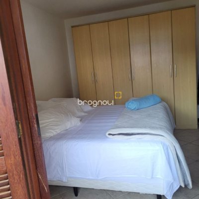 Casa com 123m², 3 quartos (sendo 1 suíte), 2 garagens, no bairro Canasvieiras em Florianópolis