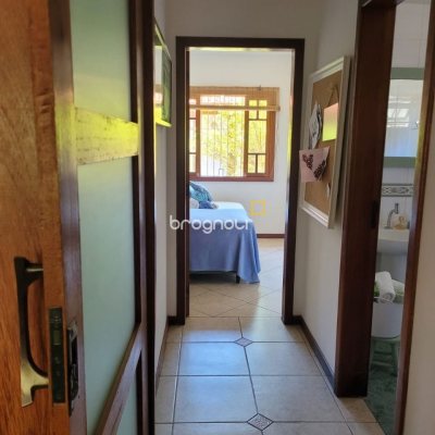 Casa com 123m², 3 quartos (sendo 1 suíte), 2 garagens, no bairro Canasvieiras em Florianópolis