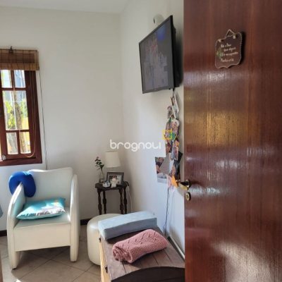 Casa com 123m², 3 quartos (sendo 1 suíte), 2 garagens, no bairro Canasvieiras em Florianópolis