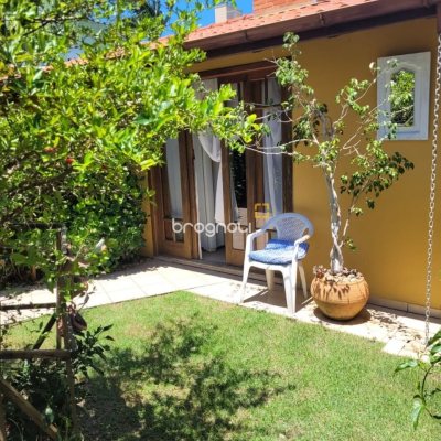 Casa com 123m², 3 quartos (sendo 1 suíte), 2 garagens, no bairro Canasvieiras em Florianópolis