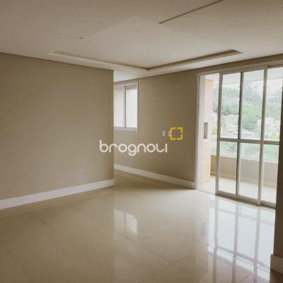 Apartamento com 93m², 3 quartos (sendo 1 suíte), 2 garagens, no bairro Pantanal em Florianópolis
