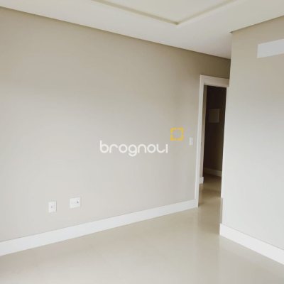 Apartamento com 93m², 3 quartos (sendo 1 suíte), 2 garagens, no bairro Pantanal em Florianópolis