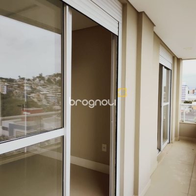 Apartamento com 93m², 3 quartos (sendo 1 suíte), 2 garagens, no bairro Pantanal em Florianópolis