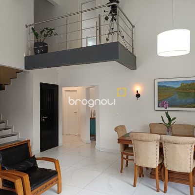 Casa com 440m², 4 quartos (sendo 1 suíte), 3 garagens, no bairro Ingleses em Florianópolis