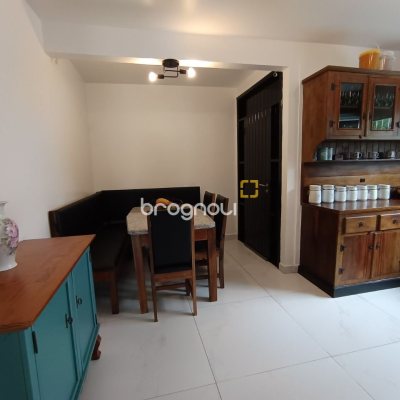Casa com 440m², 4 quartos (sendo 1 suíte), 3 garagens, no bairro Ingleses em Florianópolis