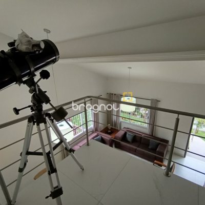 Casa com 440m², 4 quartos (sendo 1 suíte), 3 garagens, no bairro Ingleses em Florianópolis