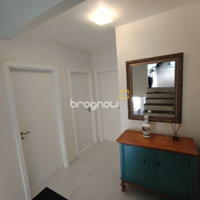 Casa com 440m², 4 quartos (sendo 1 suíte), 3 garagens, no bairro Ingleses em Florianópolis