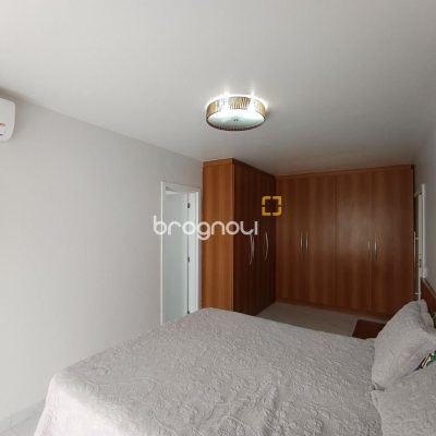 Casa com 440m², 4 quartos (sendo 1 suíte), 3 garagens, no bairro Ingleses em Florianópolis