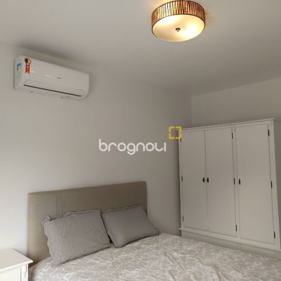 Casa com 440m², 4 quartos (sendo 1 suíte), 3 garagens, no bairro Ingleses em Florianópolis