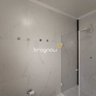 Casa com 440m², 4 quartos (sendo 1 suíte), 3 garagens, no bairro Ingleses em Florianópolis