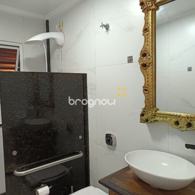 Casa com 440m², 4 quartos (sendo 1 suíte), 3 garagens, no bairro Ingleses em Florianópolis