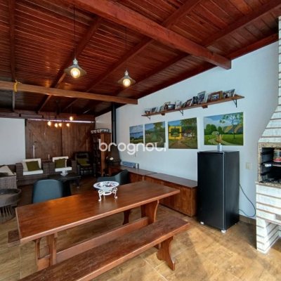 Casa com 440m², 4 quartos (sendo 1 suíte), 3 garagens, no bairro Ingleses em Florianópolis