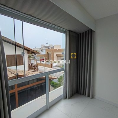 Casa com 440m², 4 quartos (sendo 1 suíte), 3 garagens, no bairro Ingleses em Florianópolis