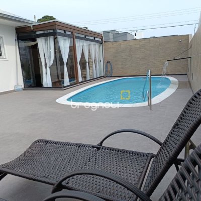 Casa com 440m², 4 quartos (sendo 1 suíte), 3 garagens, no bairro Ingleses em Florianópolis
