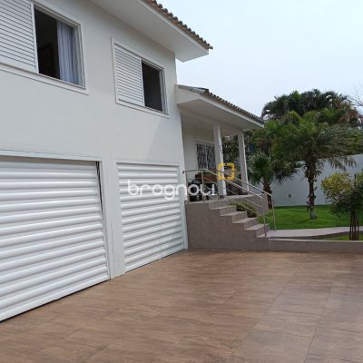 Casa com 440m², 4 quartos (sendo 1 suíte), 3 garagens, no bairro Ingleses em Florianópolis