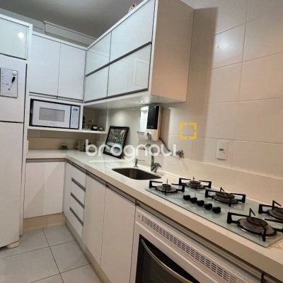 Apartamento com 101m², 3 quartos (sendo 3 suítes), 2 garagens, no bairro Jardim Atlântico em Florianópolis