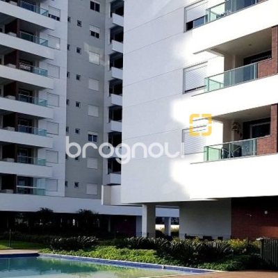 Apartamento com 101m², 3 quartos (sendo 3 suítes), 2 garagens, no bairro Jardim Atlântico em Florianópolis