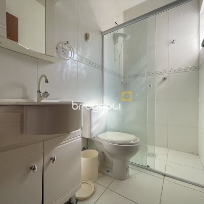 Casa com 350m², 5 quartos (sendo 1 suíte), 4 garagens, no bairro Cachoeira do Bom Jesus em Florianópolis
