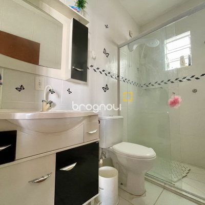 Casa com 350m², 5 quartos (sendo 1 suíte), 4 garagens, no bairro Cachoeira do Bom Jesus em Florianópolis